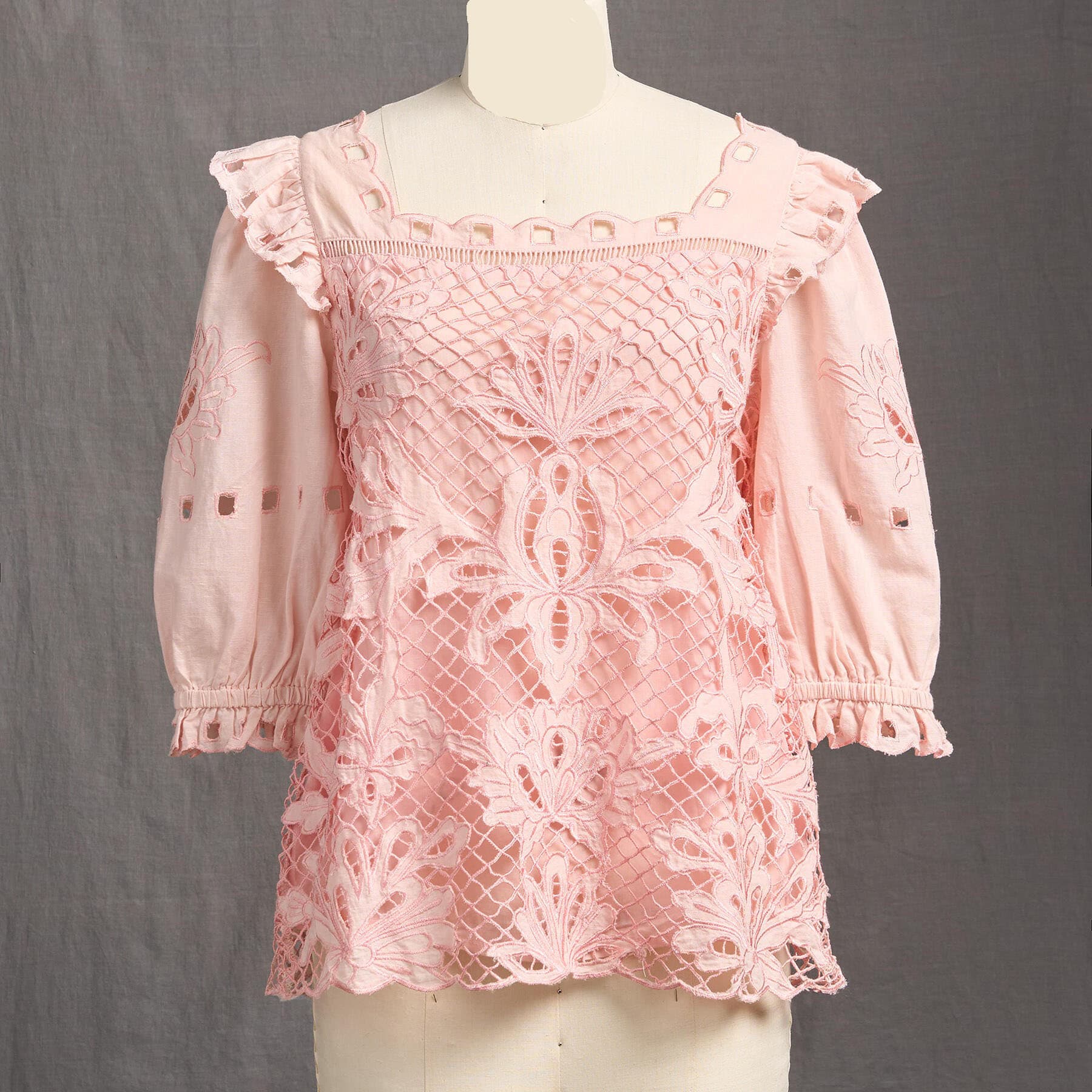 PINK EMBROIDERYTOP
