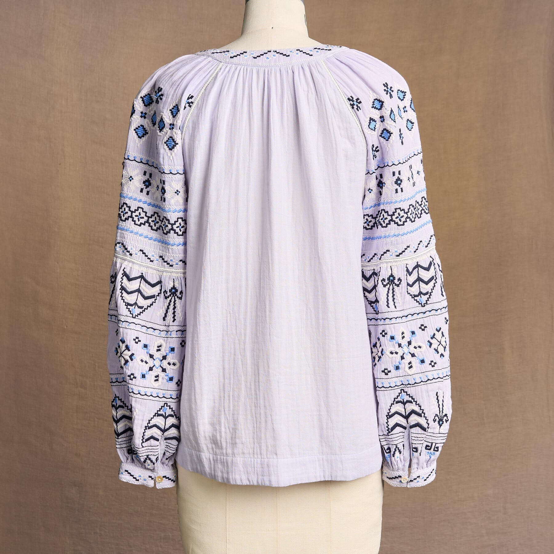 BLUE GEOMETICAL EMBROIDERD TOP