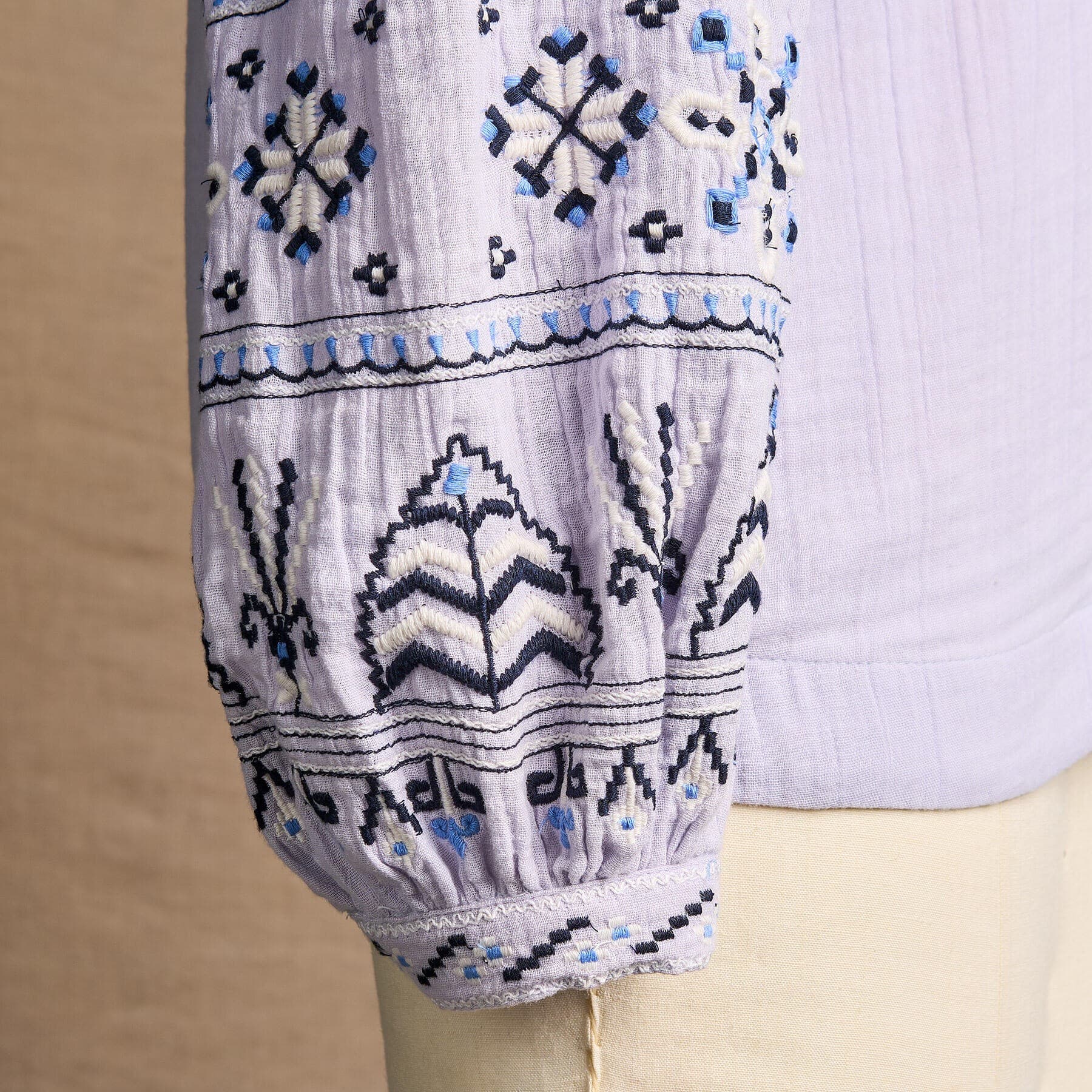 BLUE GEOMETICAL EMBROIDERD TOP