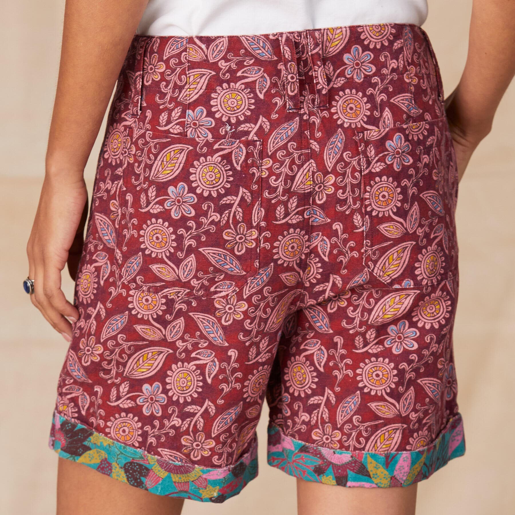 BERRY FLORAL SHORT