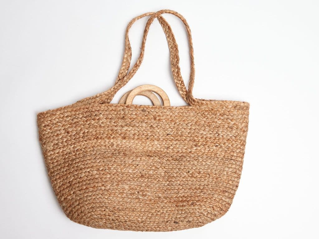 NATURAL BRAIDED JUTE TOTE BAG WITH WOODEN HANDLES