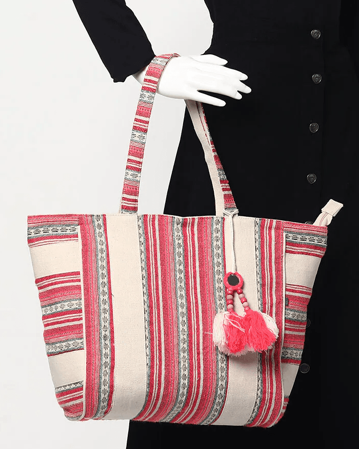 RED AND WHITE TOTE BAG WITH TASSESL