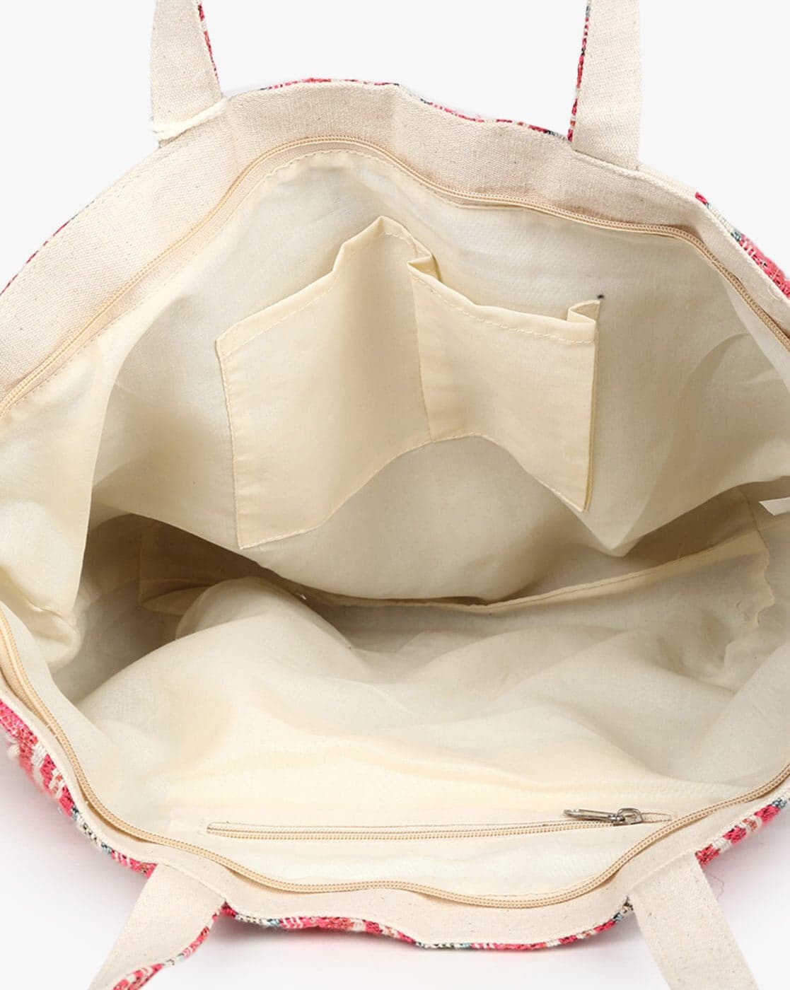 RED AND WHITE TOTE BAG WITH TASSESL