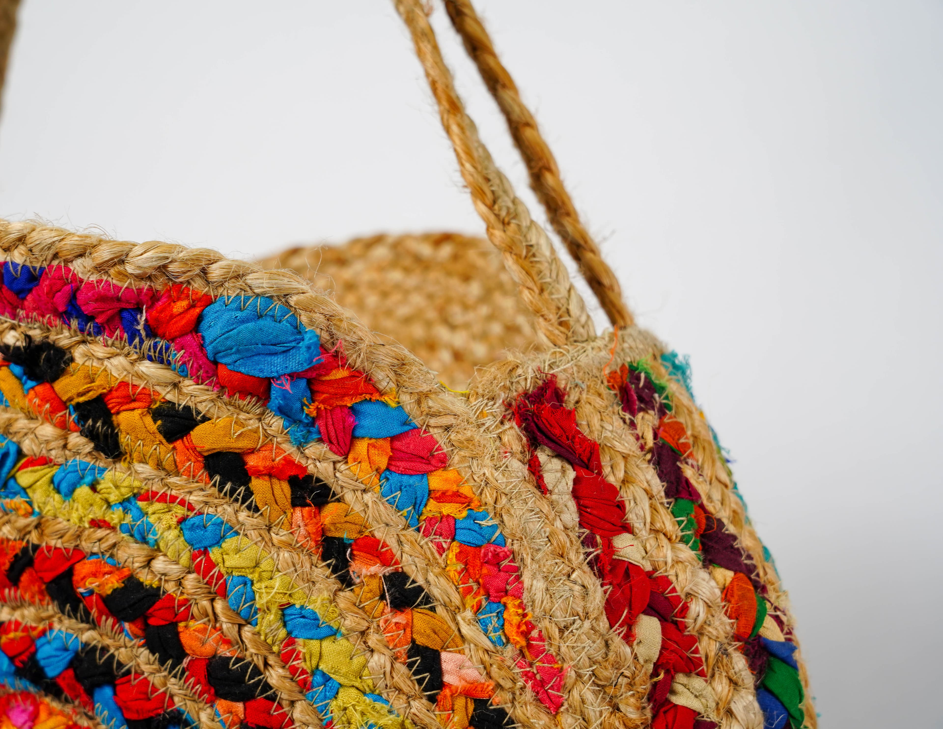 COTTON AND JUTE BRAIDED ROUND BAG