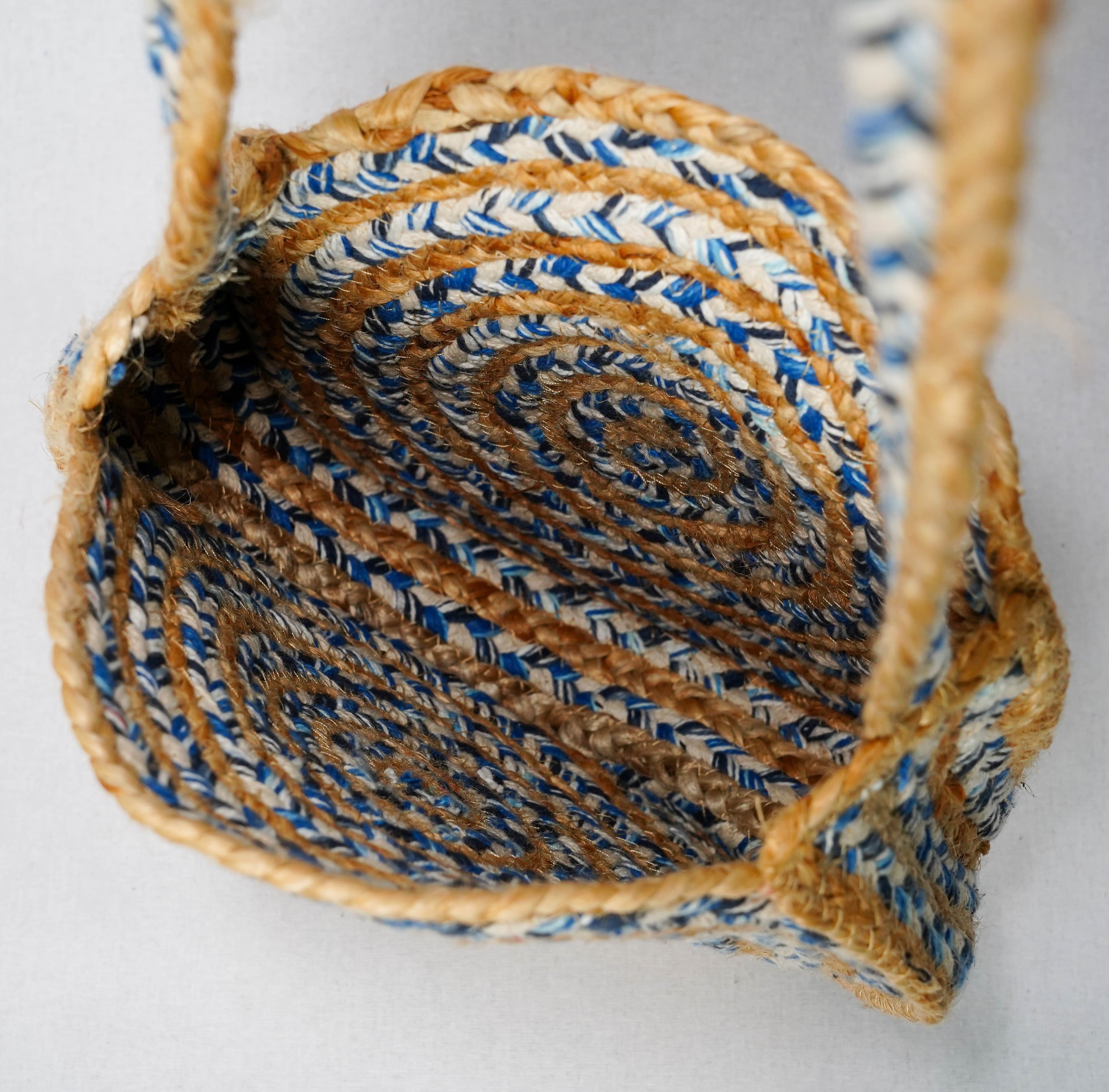BLUE COTTON AND JUTE BRAIDED ROUND CROSSBODY BAG