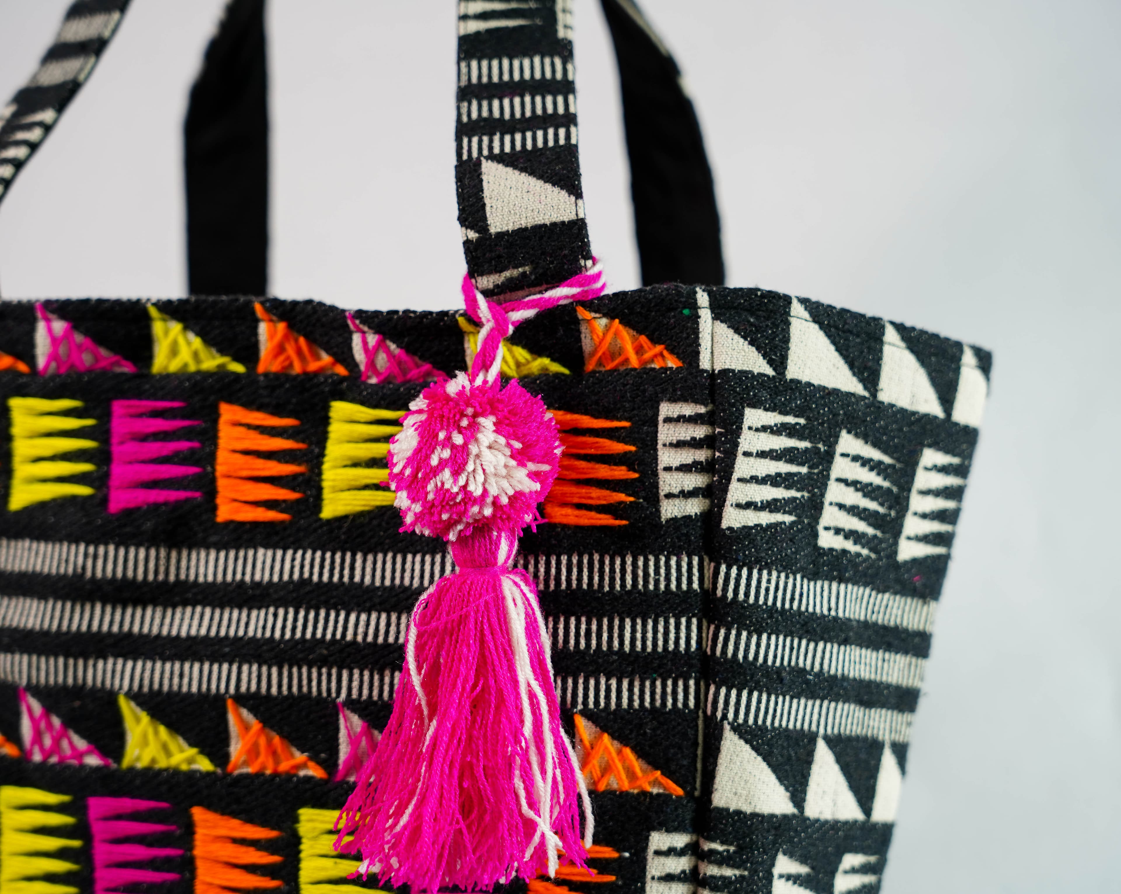 BLACK JACQUARD TOTE BAG