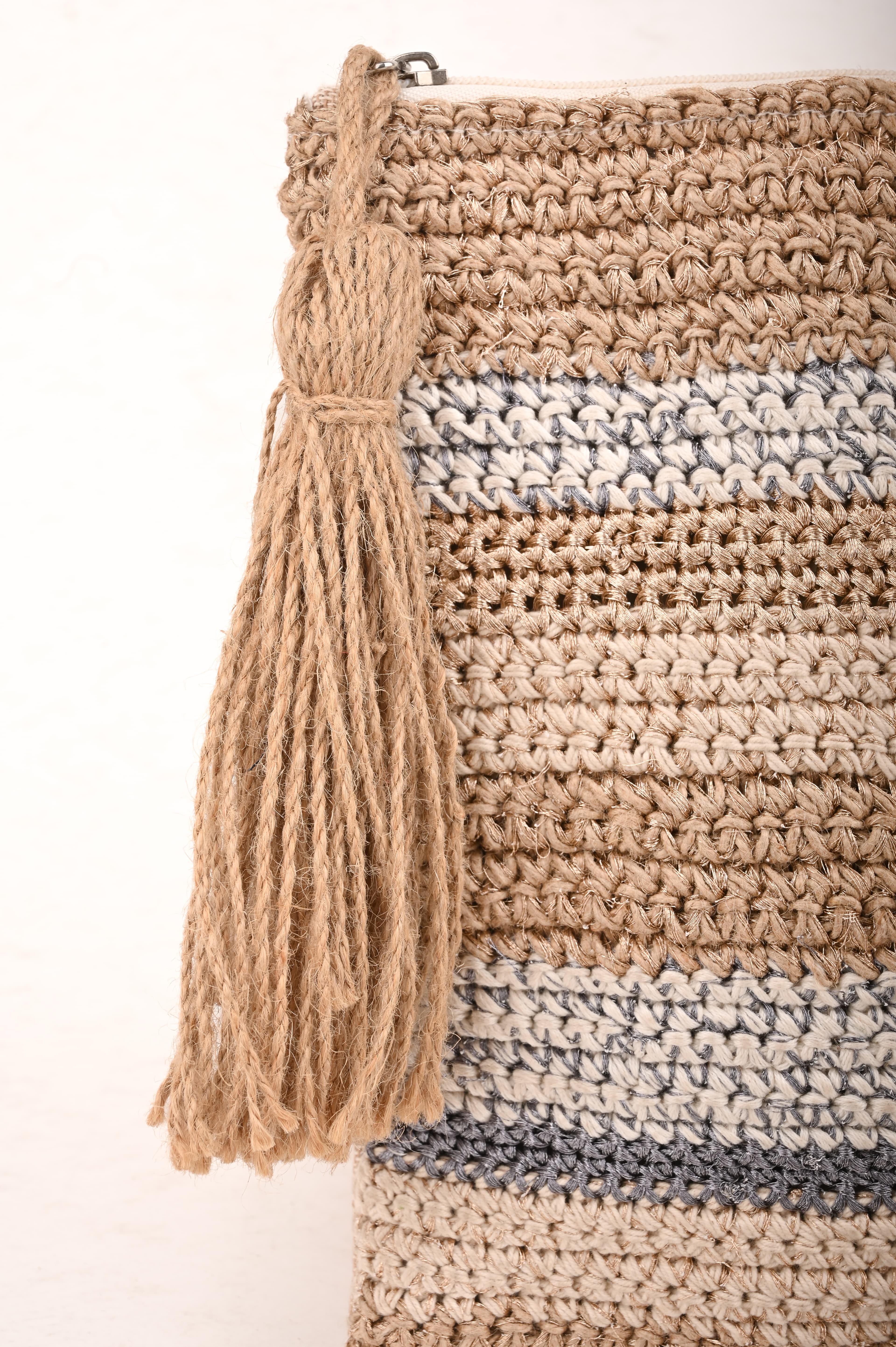 JUTE AND COTTON WOVEN POUCH
