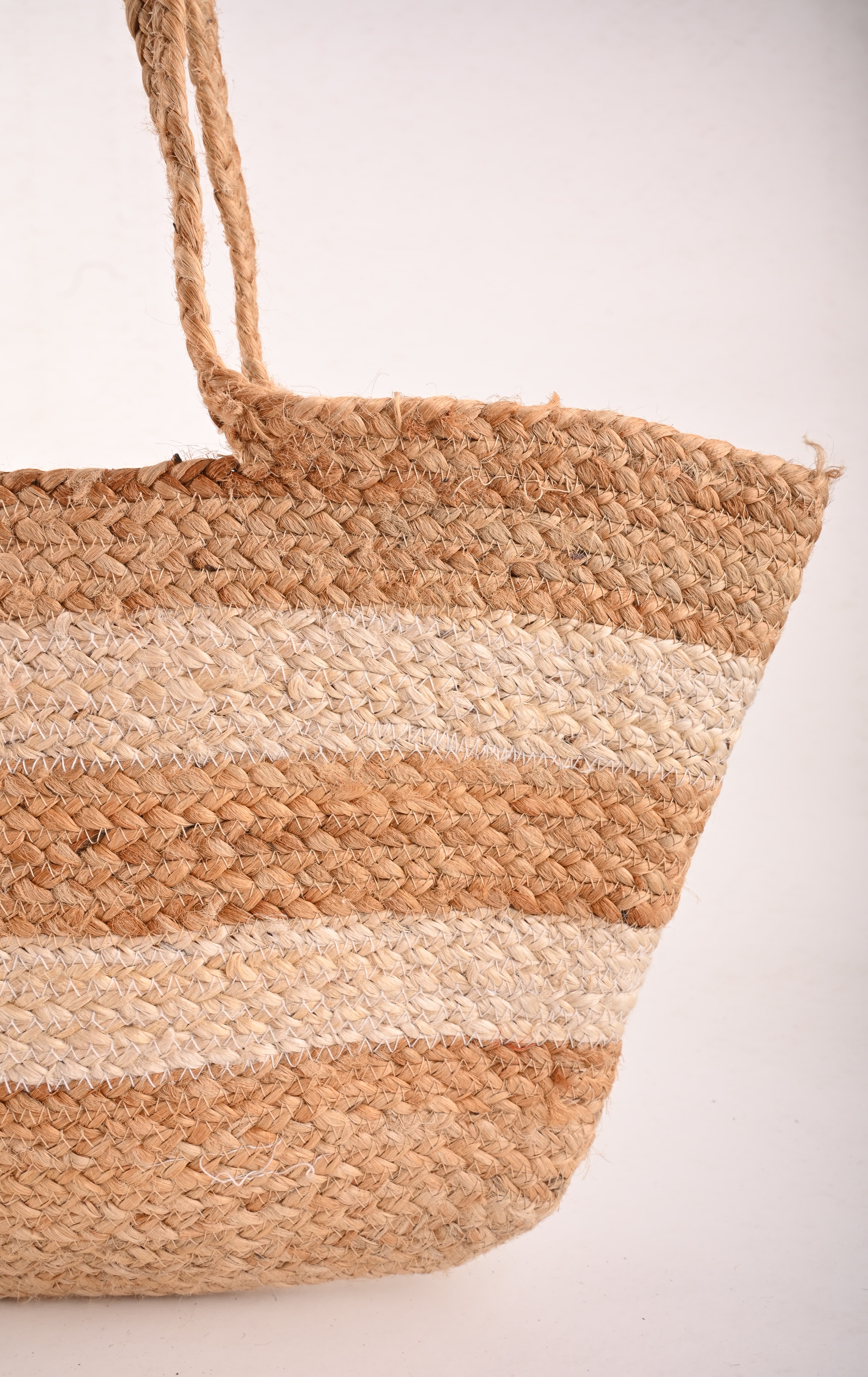 WHITE AND NATURAL JUTE BRAIDED TOTE BAG