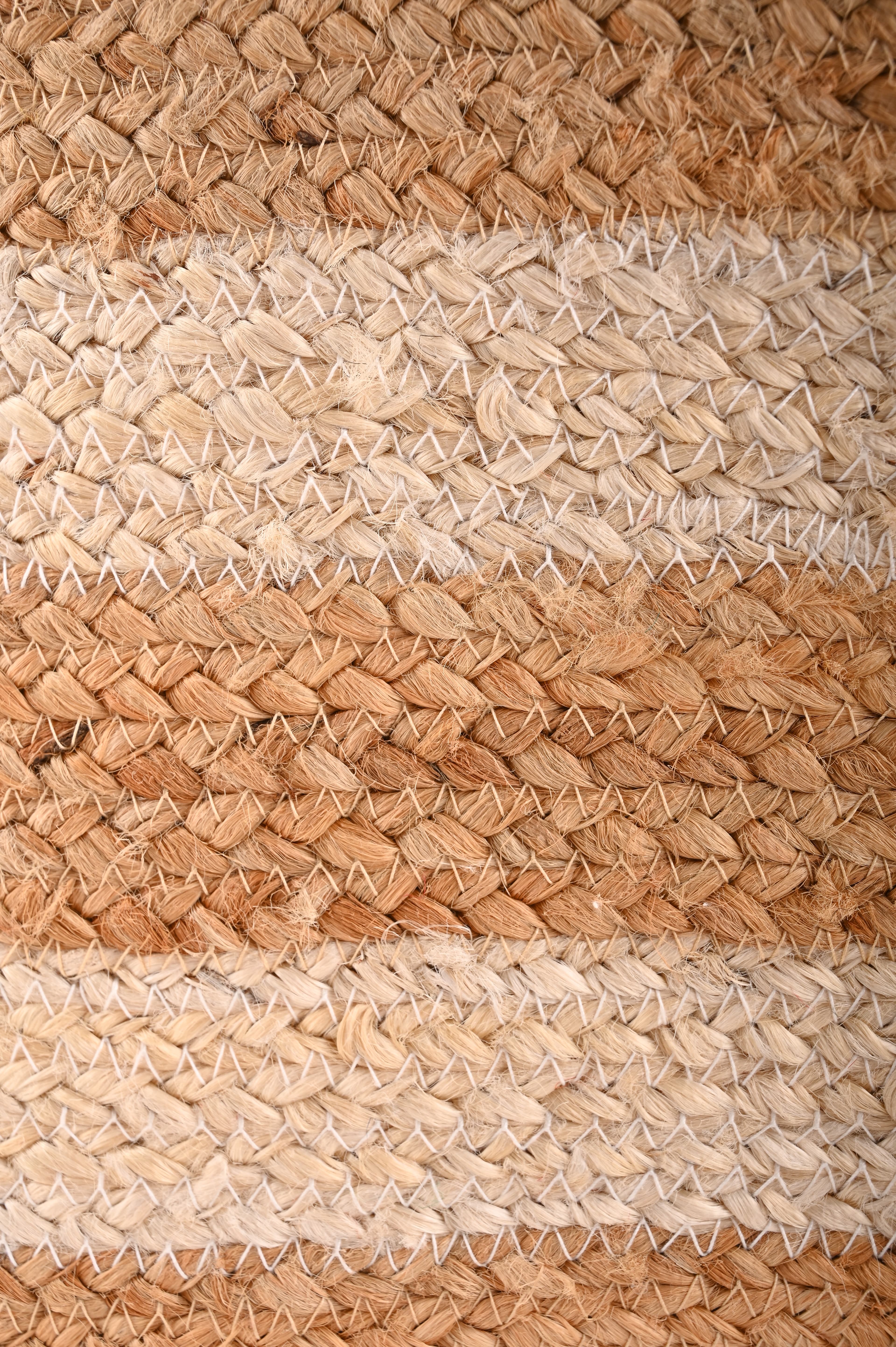 WHITE AND NATURAL JUTE BRAIDED TOTE BAG