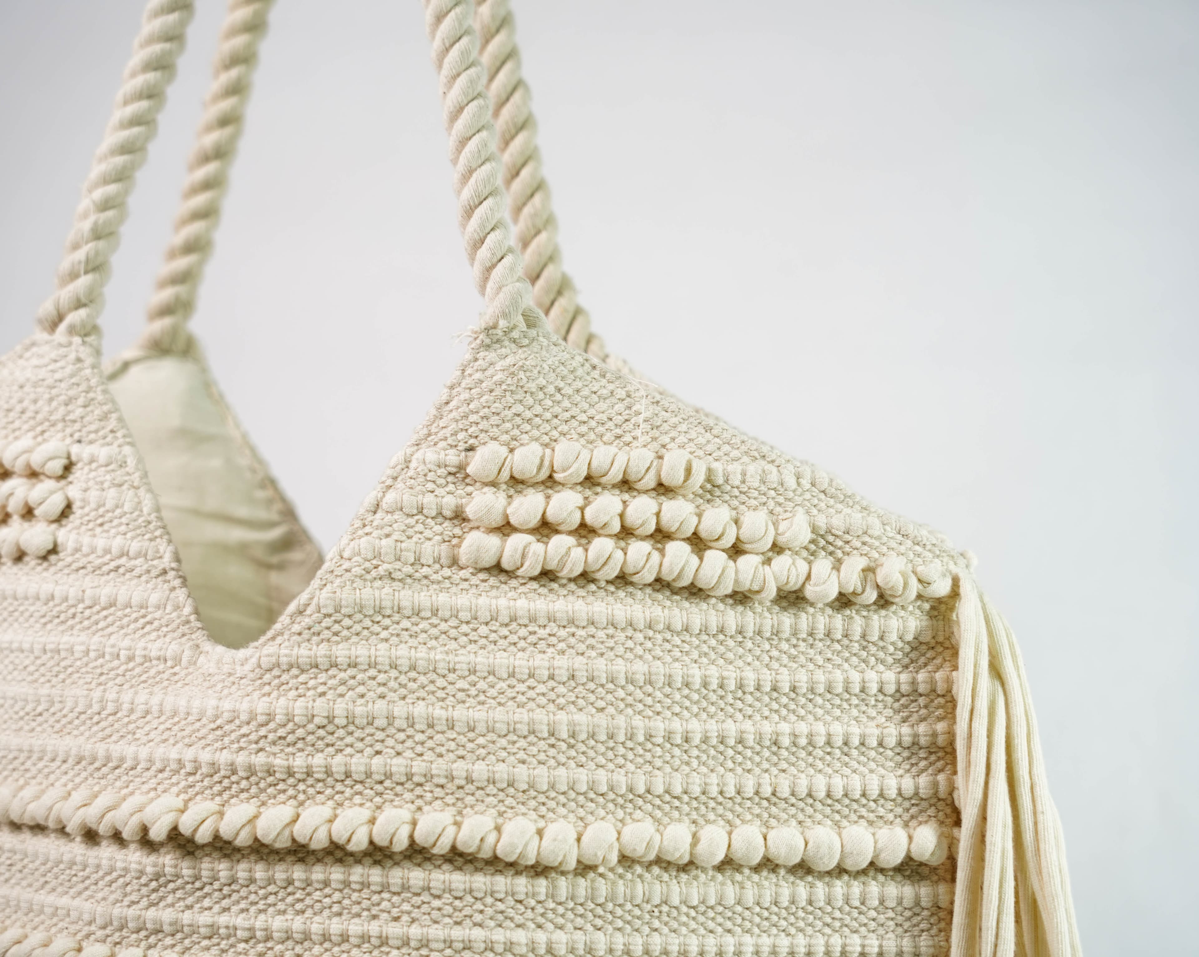 WHITE COTTON SHOPPER BAG WITH FRINGES