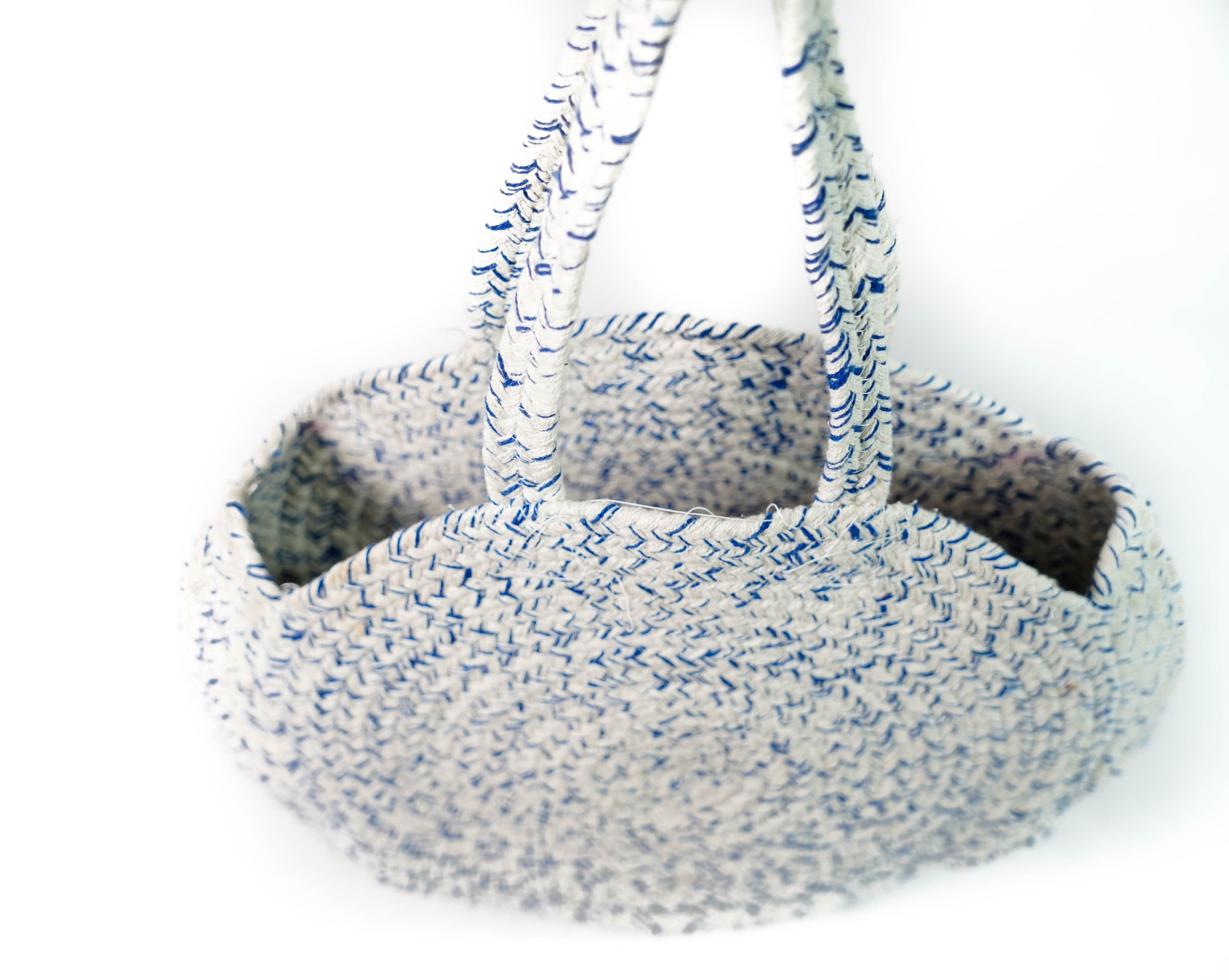 BLUE AND WHITE COTTON WOVEN ROUND BAG