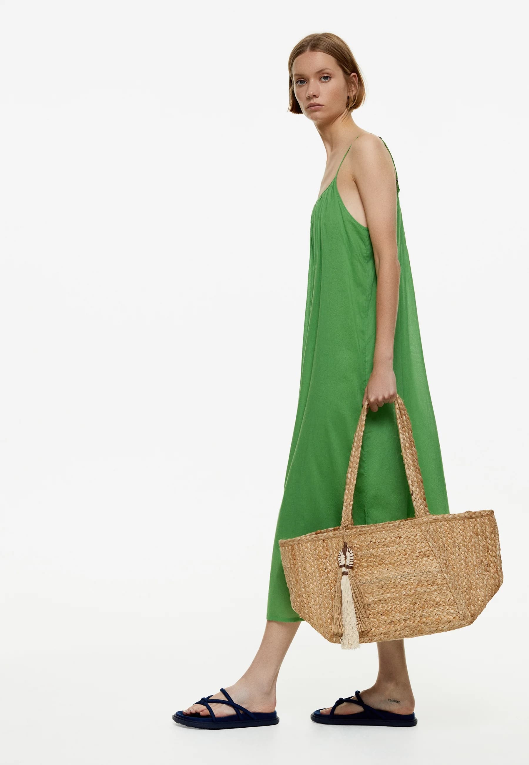 JUTE BRAIDED TOTE BAG WITH TASSEL