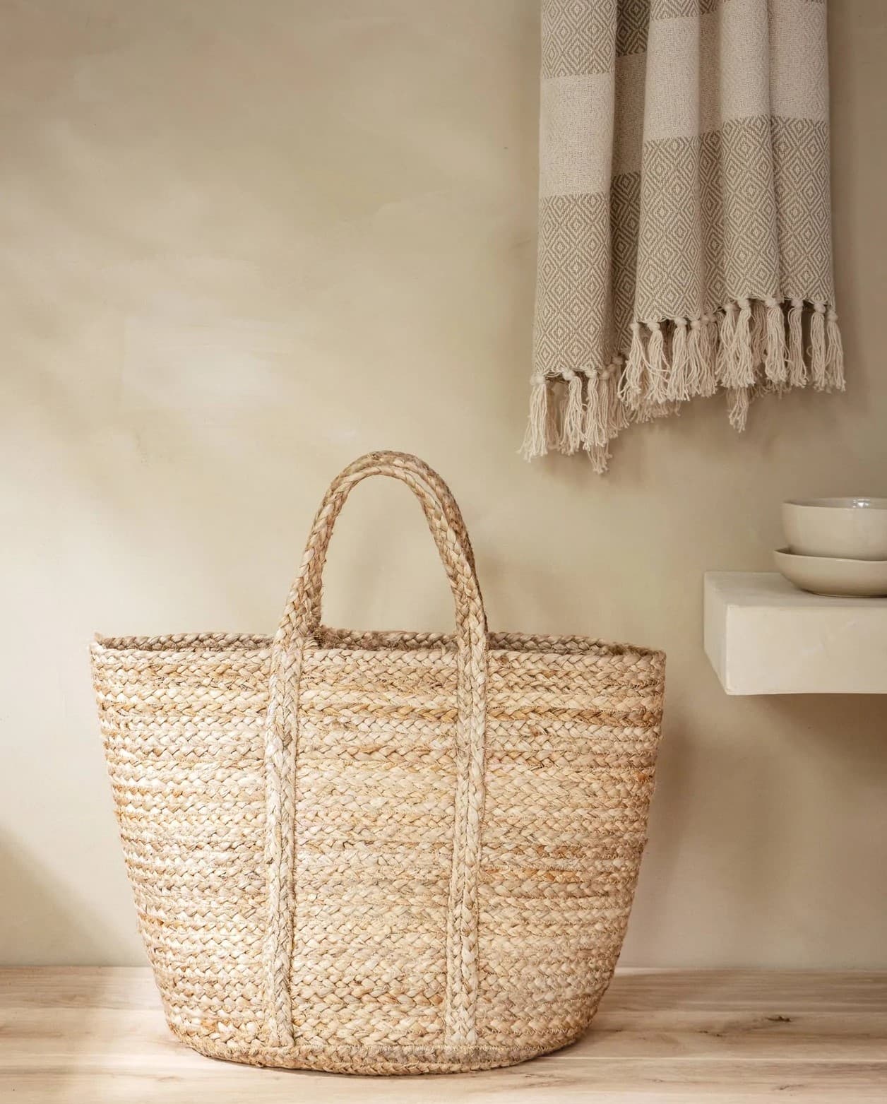 NATURAL BRAIDED JUTE BASKET
