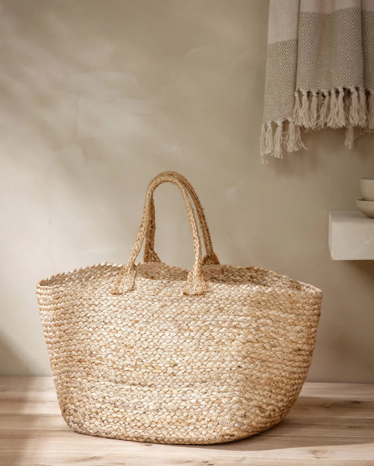 NATURAL JUTE WOVEN BASKET