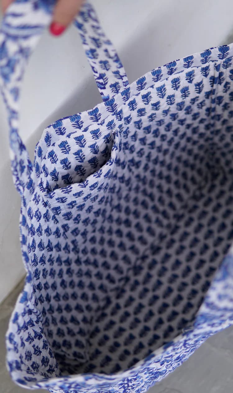 BLUE AND WHITE COTTON BLOCK PRINT BEACH BAG