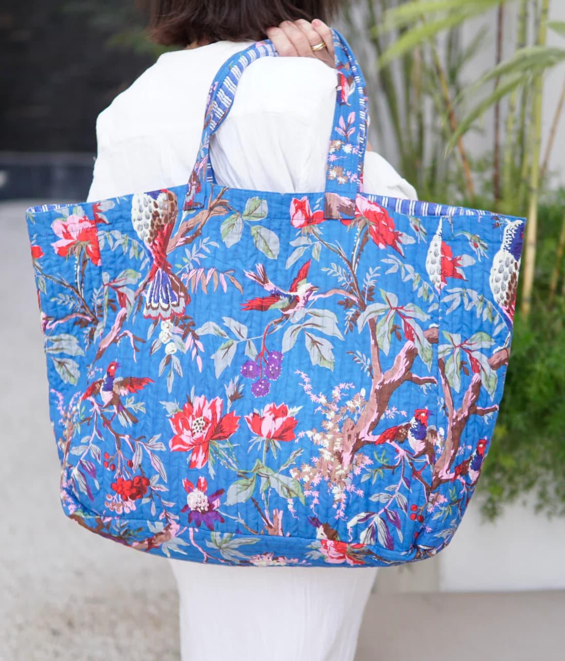 BLUE FLORAL PRINT COTTON PRINT BEACH BAG