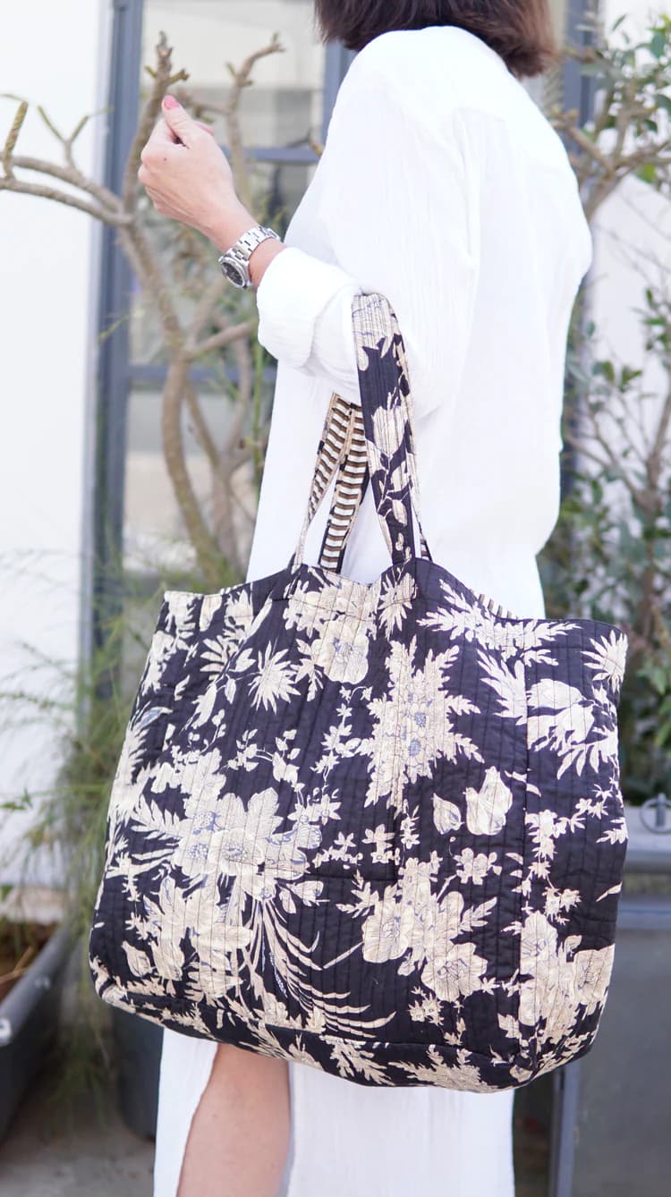 BLACK FLORAL PRINT COTTON BEACH BAG