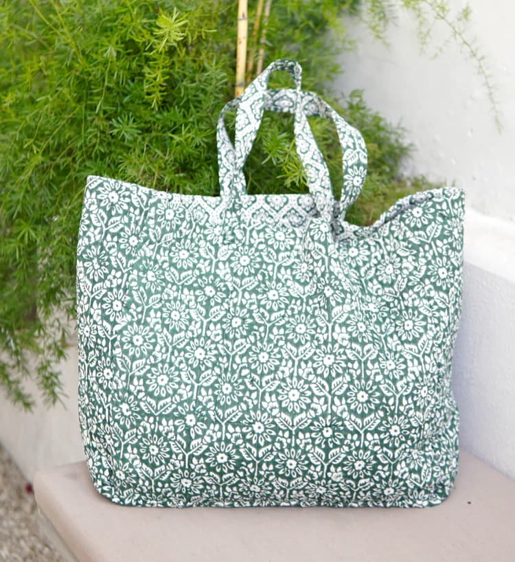 GREEN WHITE BLOCK PRINT COTTON BEACH BAG