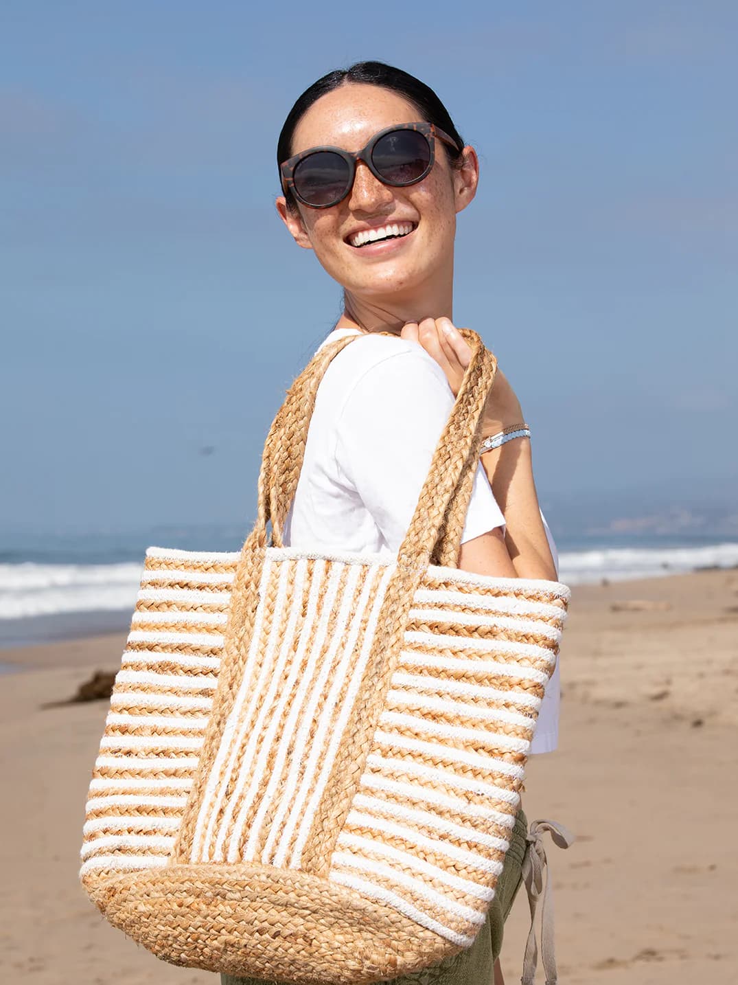 RECYCLED WHITE STRIPED BRAIDED JUTE BEACH TOTE BAG