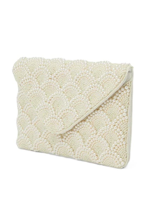 WHITE-PEARL-BEADED-CLUTCH