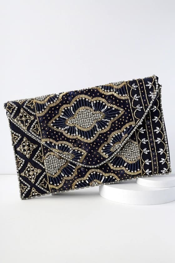 ETCHED STONE BEADED FASHION CLUTCH