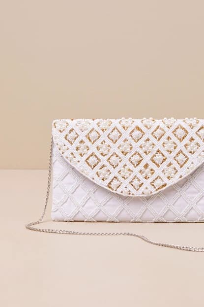 LUXURIOUS WHITE BEADED PEARL CLUTCH