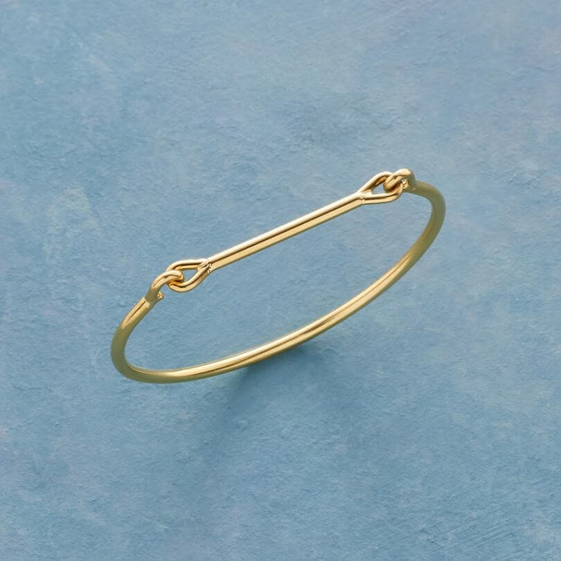 GOLD NEEDLE DESIGN METAL CUFF BRACELET