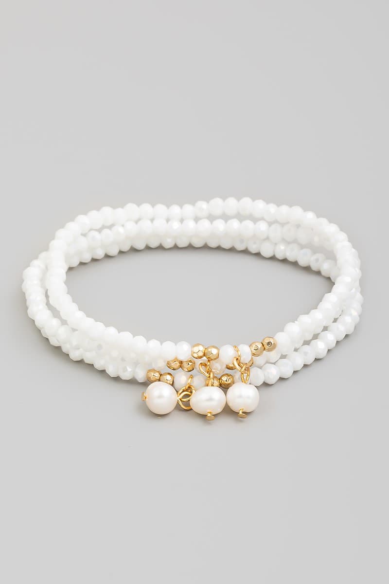 GLASS BEADED BRACELET WITH PEARL CHARM