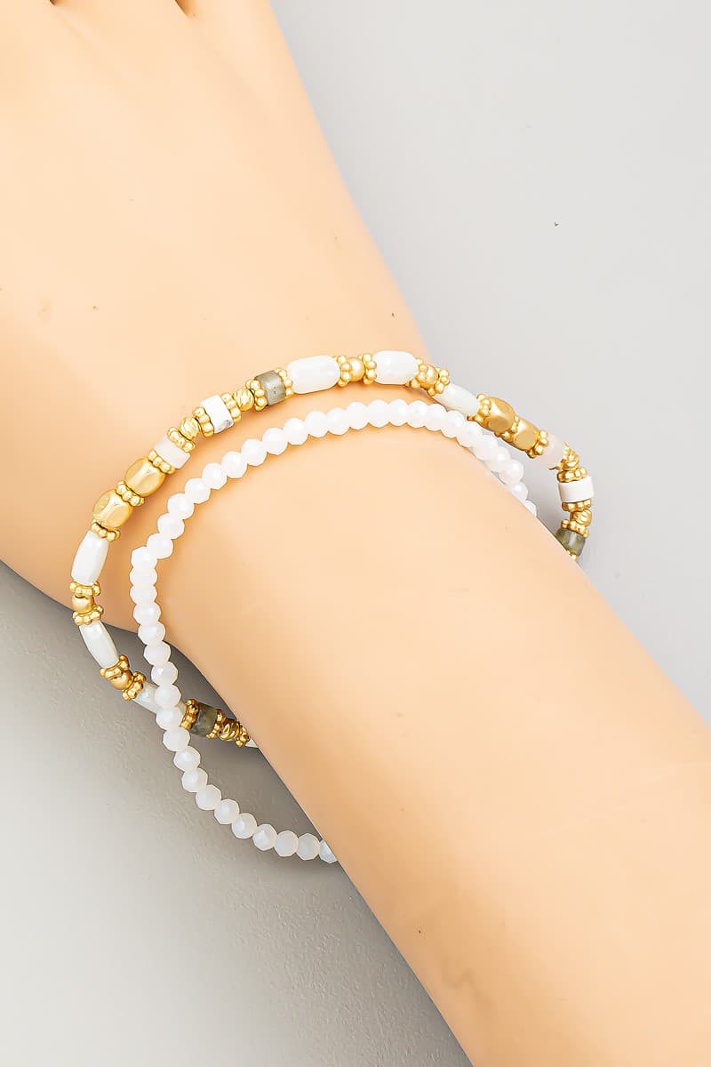 WHITE BEADED STRETCH BRACELET