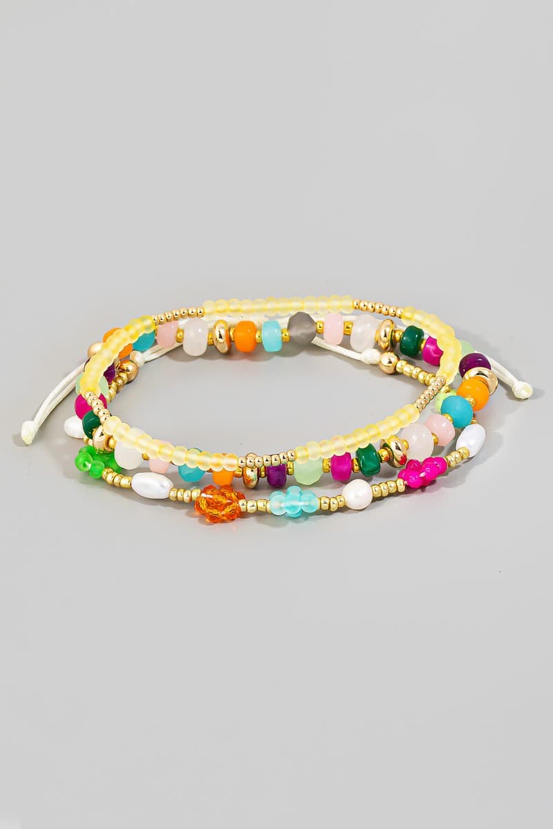 ASSORTED GLASS BEAD ADJUSTABLE BRACELET