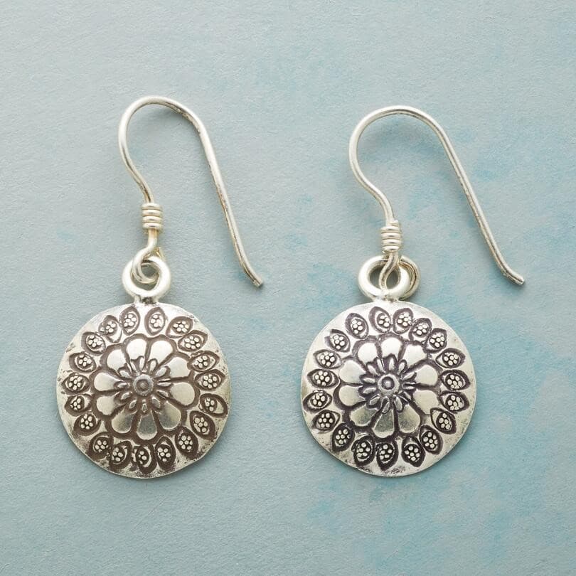 FLOWER DESIGN SILVER METAL EARRING