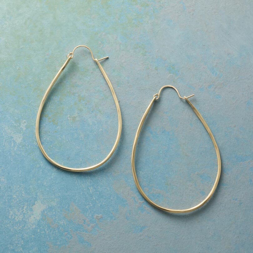 GOLD PEER SHAPE METAL EARRING
