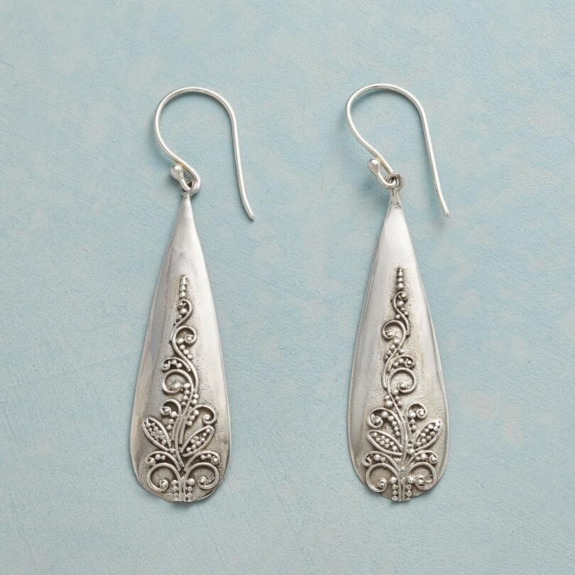 TEARDROPE SILVER METAL EARRING