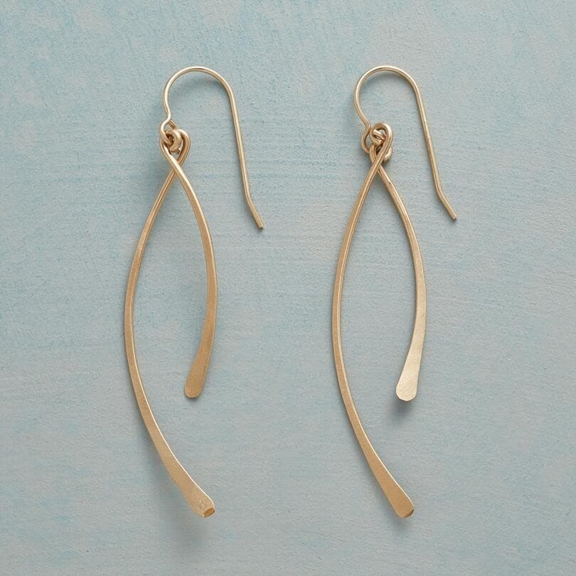GOLD FEATHER DANGEL EARRING