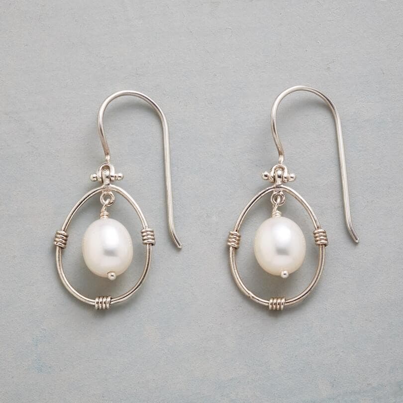 SILVER METAL AND PEARL DANGEL EARRING