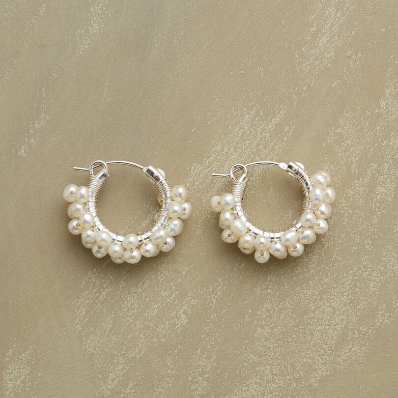 SMALL PEARL WIRED HOOP EARRING
