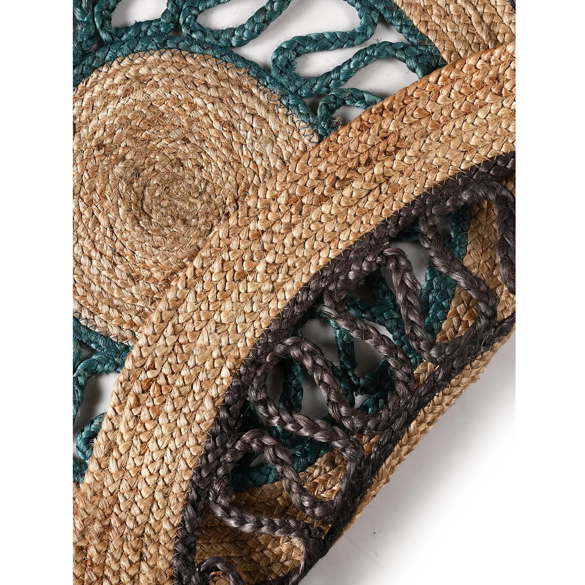 MUTLI PATTERN JUTE BRAIDED RUG WITH CUTOUT DETAIL