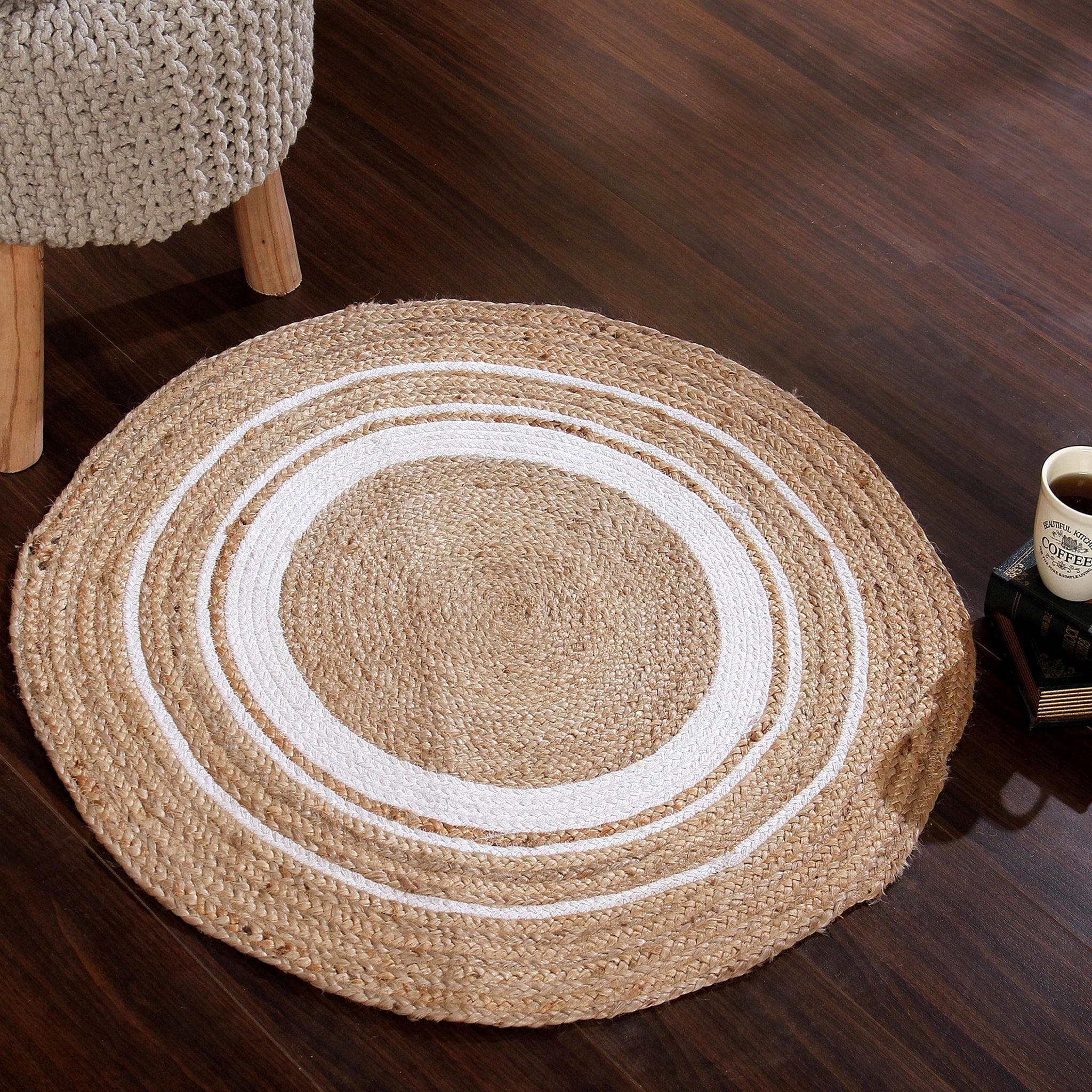 NATURAL JUTE BRAIDED RUG WITH WHITE ROUND PATTERN