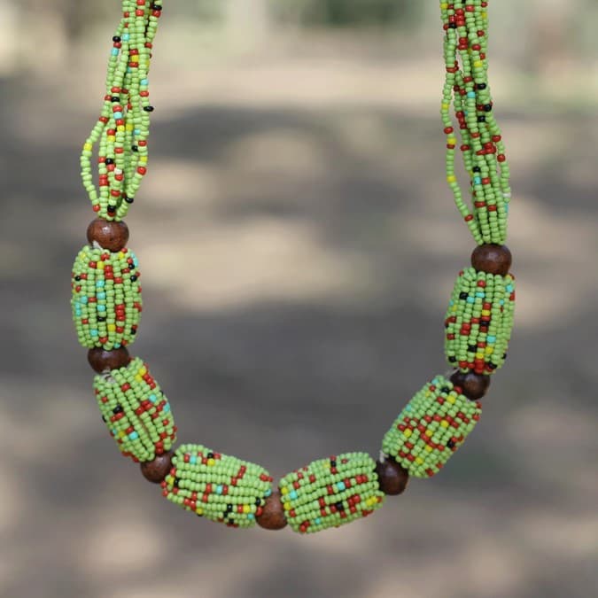PEAR GREEN COLOR GLASS BEADED DESIGN NECKLACE