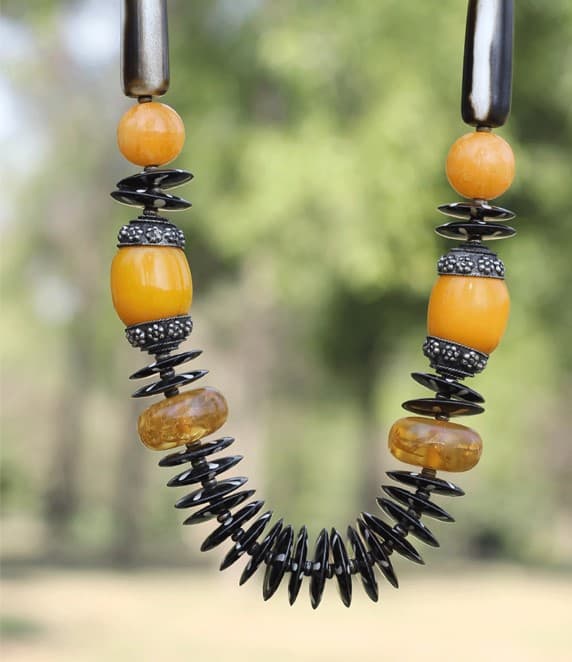 ANCHOR YELLOW COLOR BEADED DESIGN NECKLACE