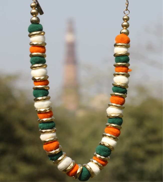MULTI COLOR ACRYLIC BEADED DESIGN NECKLACE