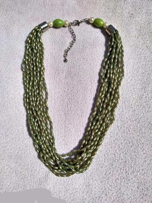OLIVE ARTIFICIAL PERAL BEAD NECKLACE