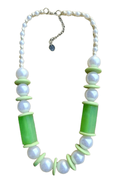 RESIN AND ARTIIIFICIAL PEARL BEAD NECKLACE