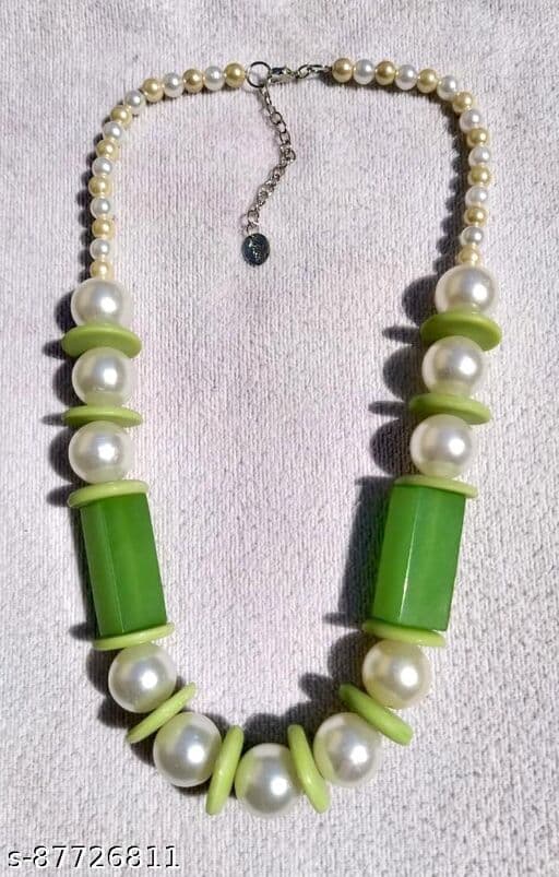 RESIN AND ARTIIIFICIAL PEARL BEAD NECKLACE