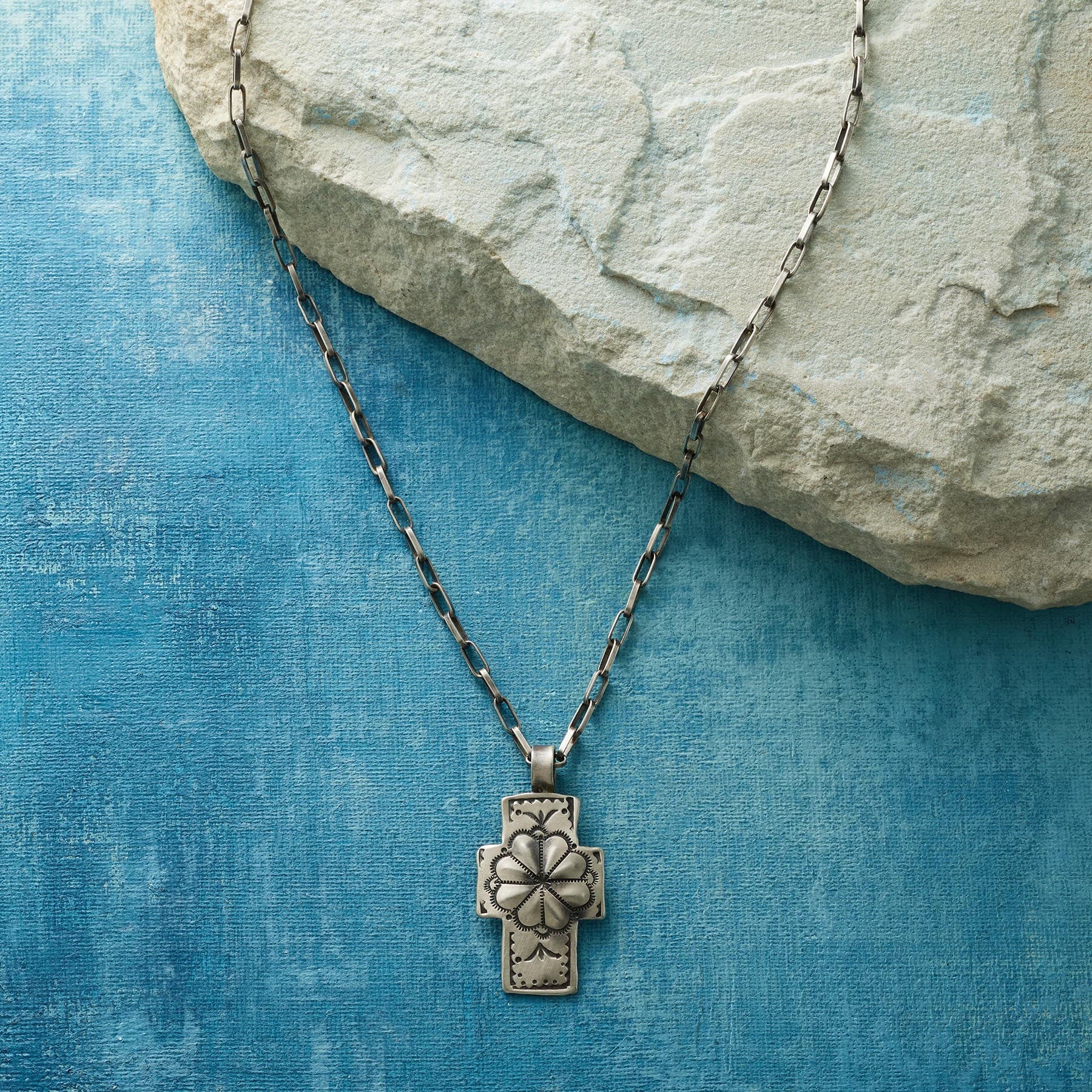 SILVER CROSS PENDENT NECKLACE