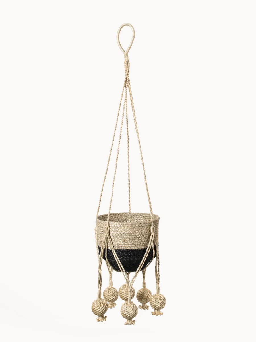 BLACK AND NATURAL JUTE PLANT HANGER WITH  KNOTED TASSEL