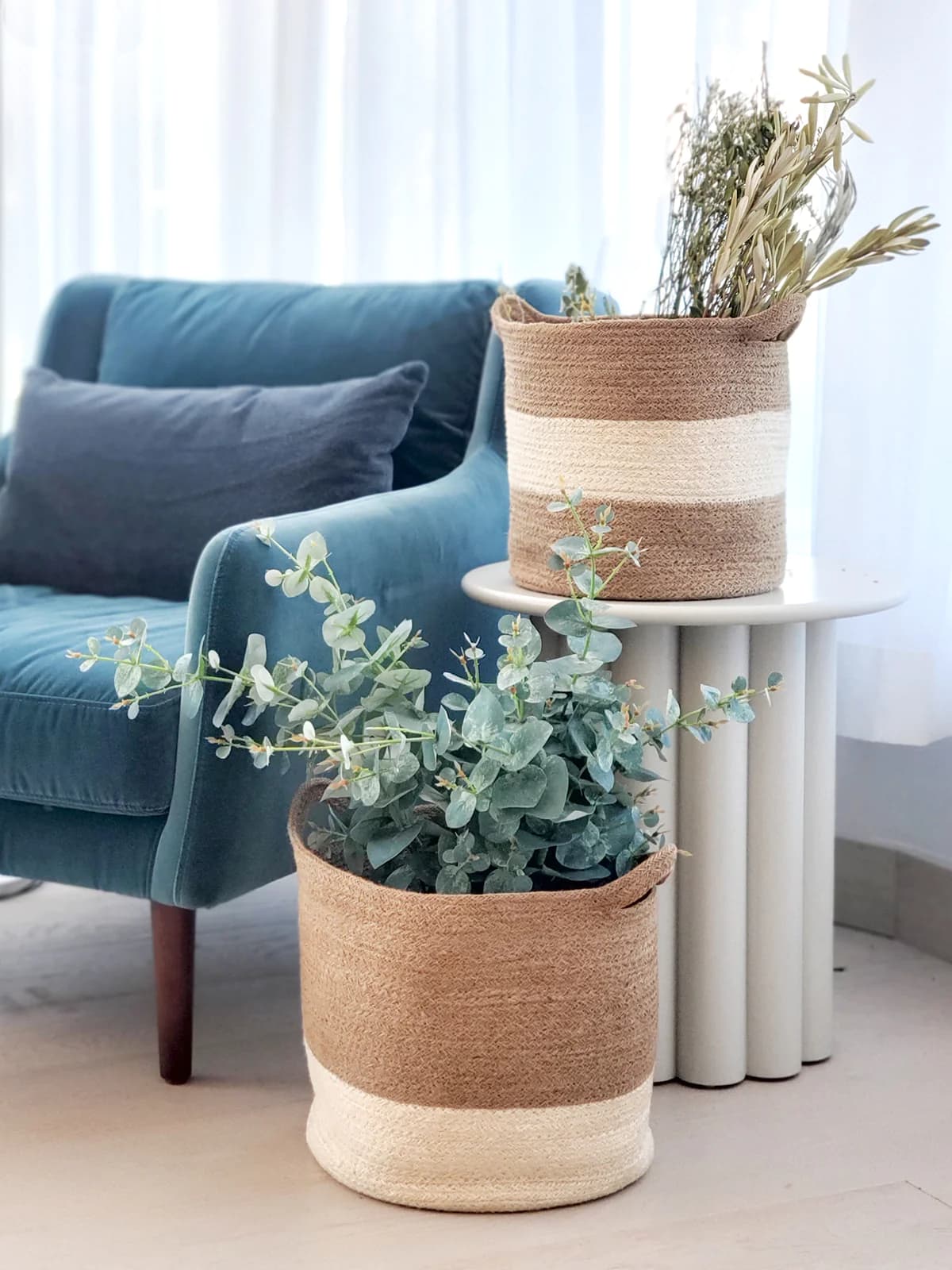 COLOR BLOCK JUTE WOVEN PLANT BASKET WITH SIDE HANDLE  SET OF 2