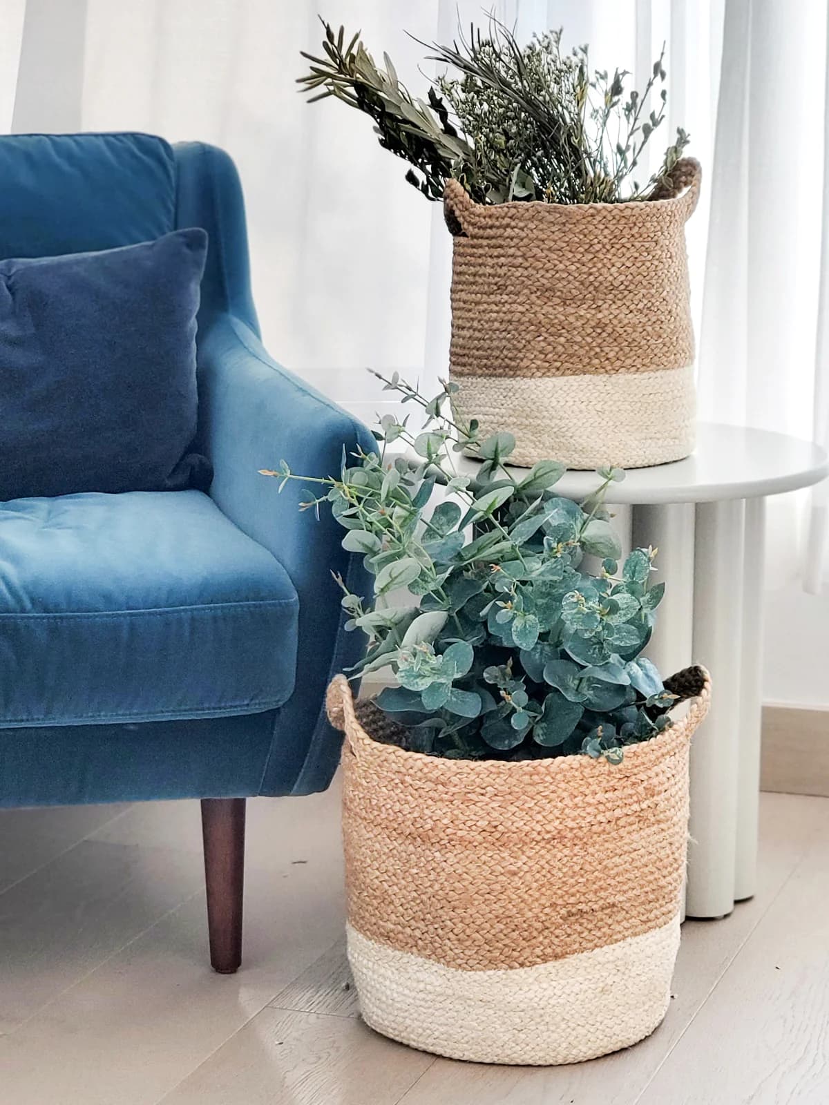 COLOR BLOCK JUTE PLANT BASKET WITH SIDE HANDLE  SET OF 2