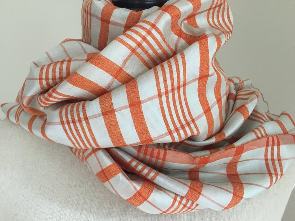 WHITE CORAL SILK AND WOOL MIX SCARF