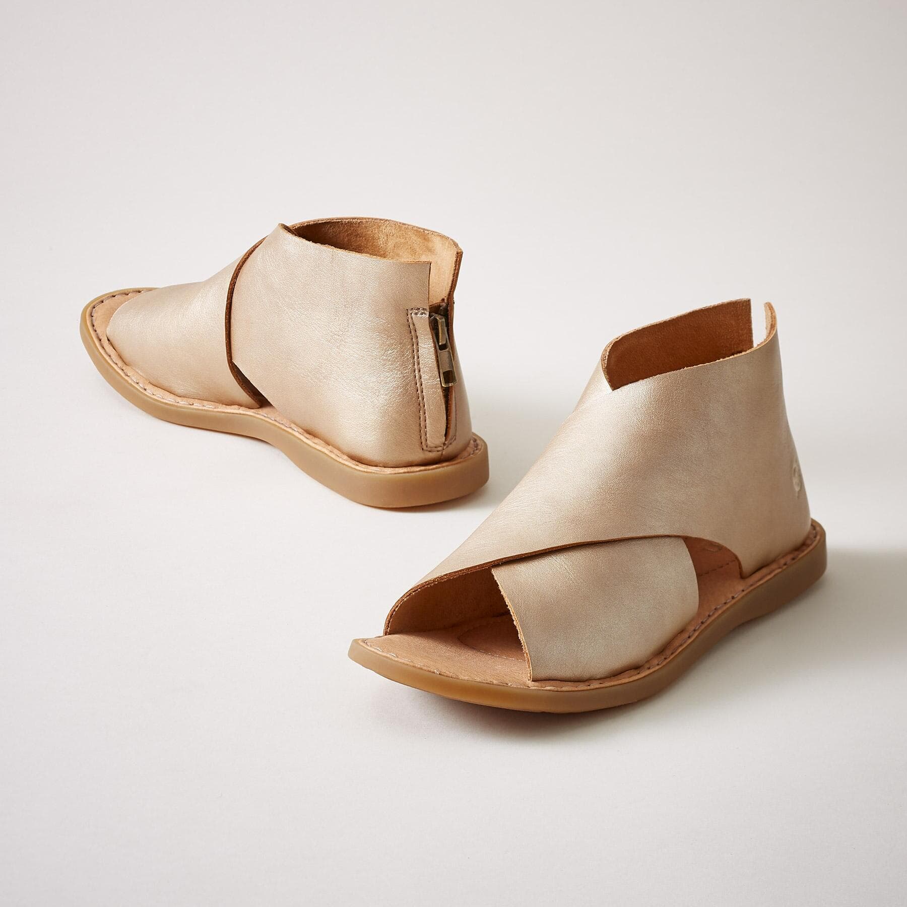 GOLD METALIC CRISS CROSS PATTERN SANDALS WITH ZIP